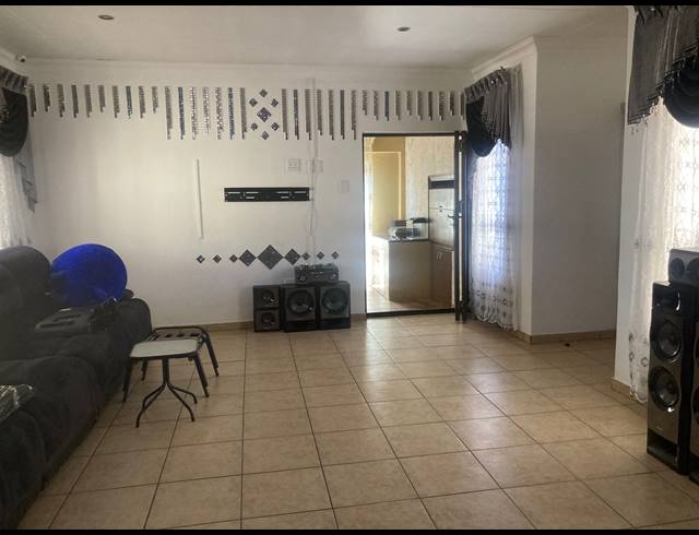 3 BEDROOM FREEHOLD FOR SALE IN BRAKPAN NORTH